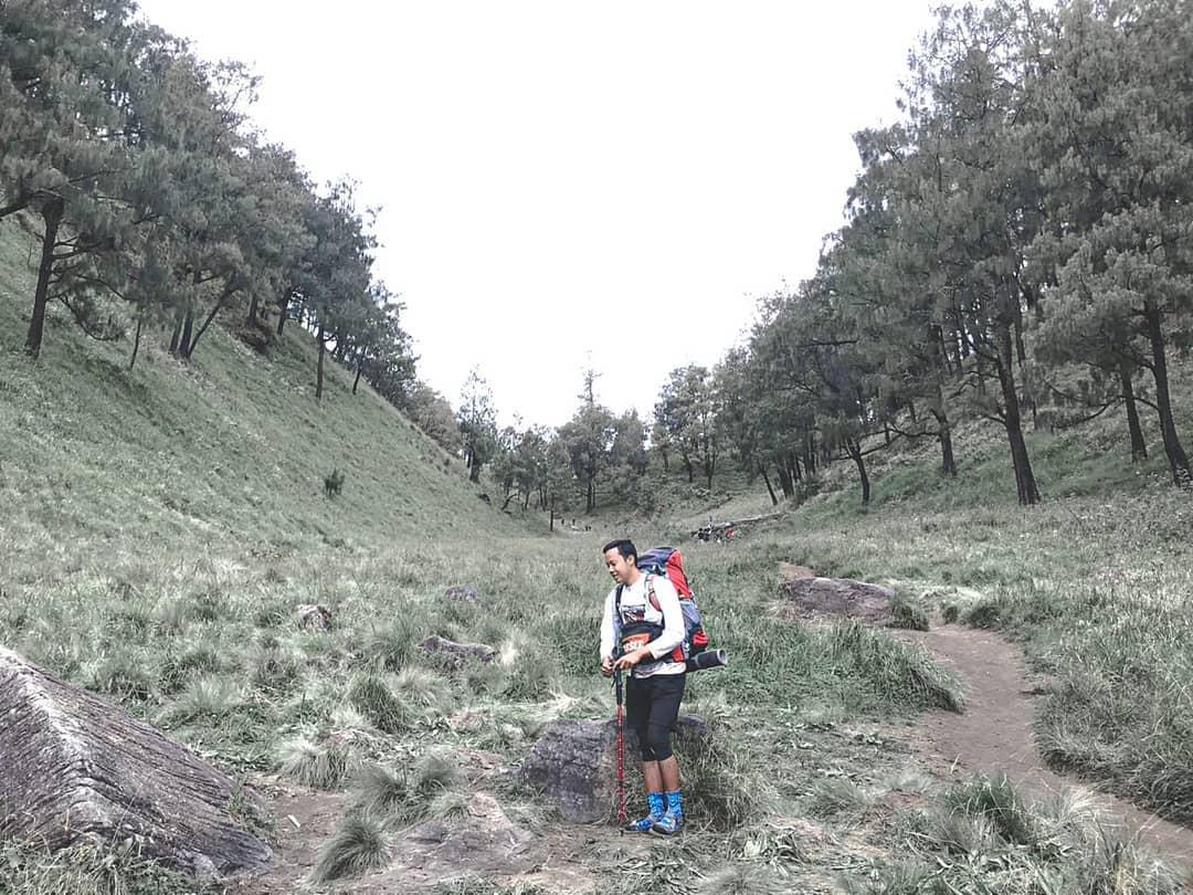 Bagi bintang muda Bank BPD DIY Bima Perkasa Jogja, Tifan Eka Pradita, mendaki gunung merupakan hobi yang ampuh untuk mengusir kebosananan dan rasa letihnya. - INDOSPORT