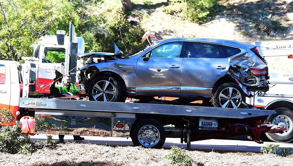 Mobil yang dikendarain pegolf Tiger Woods mengalami kecelakaan di Rancho Palos Verdes, California, Selasa (23/02/2021). - INDOSPORT