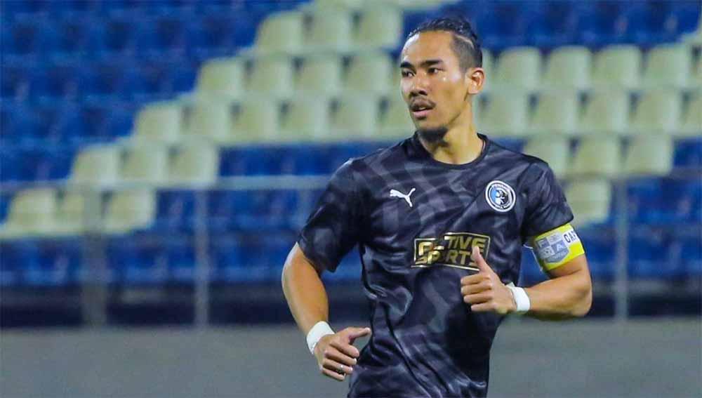 Ryuji Utomo di Penang FC saa menjadi kapten di laga uji coba persiapan Liga Super Malaysia 2021. Copyright: Instagram@ryujiutomo