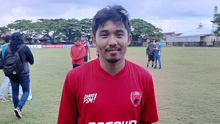 Pelatih klub Liga 1 PSM Makassar, Syamsuddin Batola, rupanya telah menyiapkan pengganti sepadan untuk M Arfan yang absen pada laga kontra Bhayangkara Solo FC. - INDOSPORT