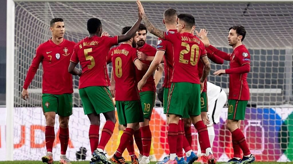 Berikut hasil pertandingan kualifikasi Piala Dunia 2022 antara Portugal vs Azerbaijan, Kamis (25/03/21). Ronaldo melempem, Selecao hanya bisa menang tipis.