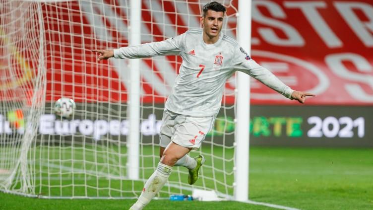 Alvaro Morata merayakan gol Spanyol atas Yunani Copyright: Twitter @SeFutbol