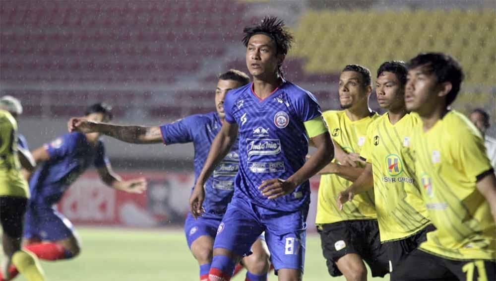 Laga Barito Putera saat menghadapi Arema FC pada fase grup A Piala Menpora 2021.