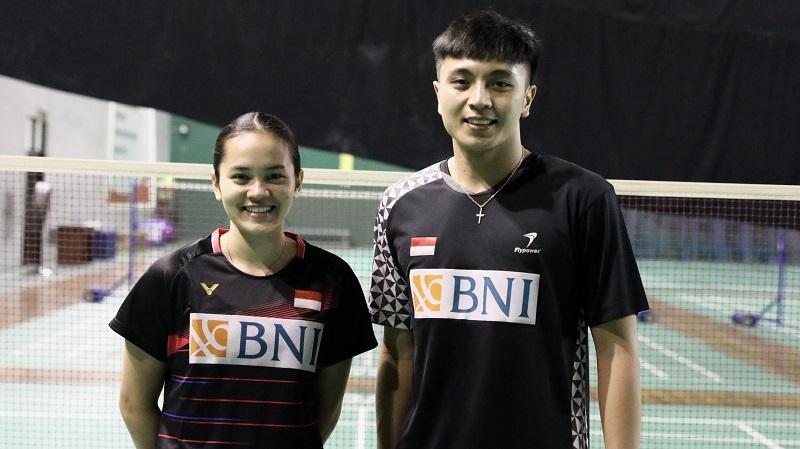 Pasangan ganda campuran Indonesia, Zachariah Josiahno Sumanti/Hediana Julimarbela.