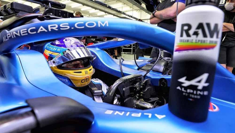 Mantan pembalap Formula 1 (F1) Mark Webber menyebut bahwa Fernando Alonso (Alpine F1) kemungkinan bakal kesulitan seperti yang dialami oleh Valentino Rossi - INDOSPORT