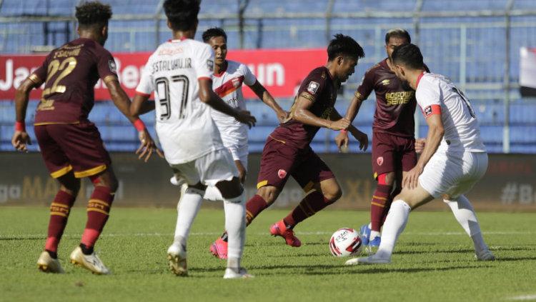 Suasana pertandingan Piala Menpora antara PSM Makassar vs Borneo FC.