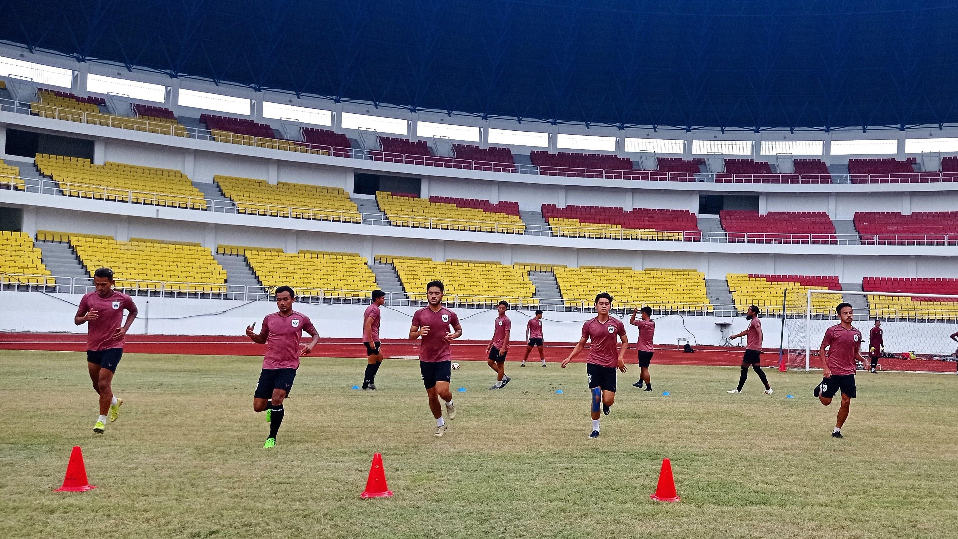 Skuad PSIS Semarang berlatih di Stadion Jatidiri jelang perempatfinal Piala Menpora 2021 melawan PSM Makassar.
