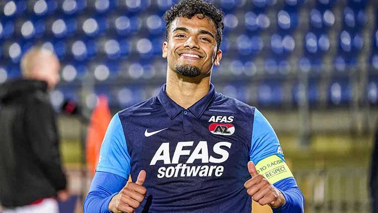 Raksasa Liga Italia, Juventus, dikabarkan tengah membidik bek sayap berdarah Suriname, Owen Wijndal, dan berencana mendatangkannya di bursa transfer mendatang.