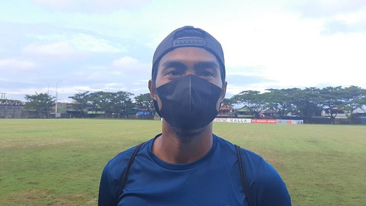 Bek anyar klub PSM Makassar, Erwin Gutawa, menyebut satu sosok yang membuat dirinya tampil spartan di ajang Piala Menpora 2021. - INDOSPORT