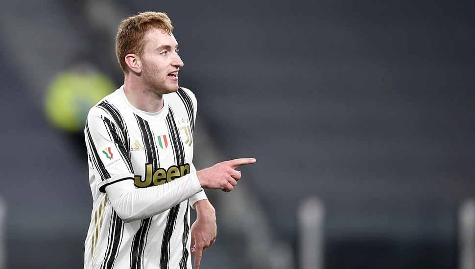Indosport - Dejan Kulusevski dikaitkan dengan kepindahan ke AC Milan. Foto: Daniele Badolato-Juventus FC/Getty Images.