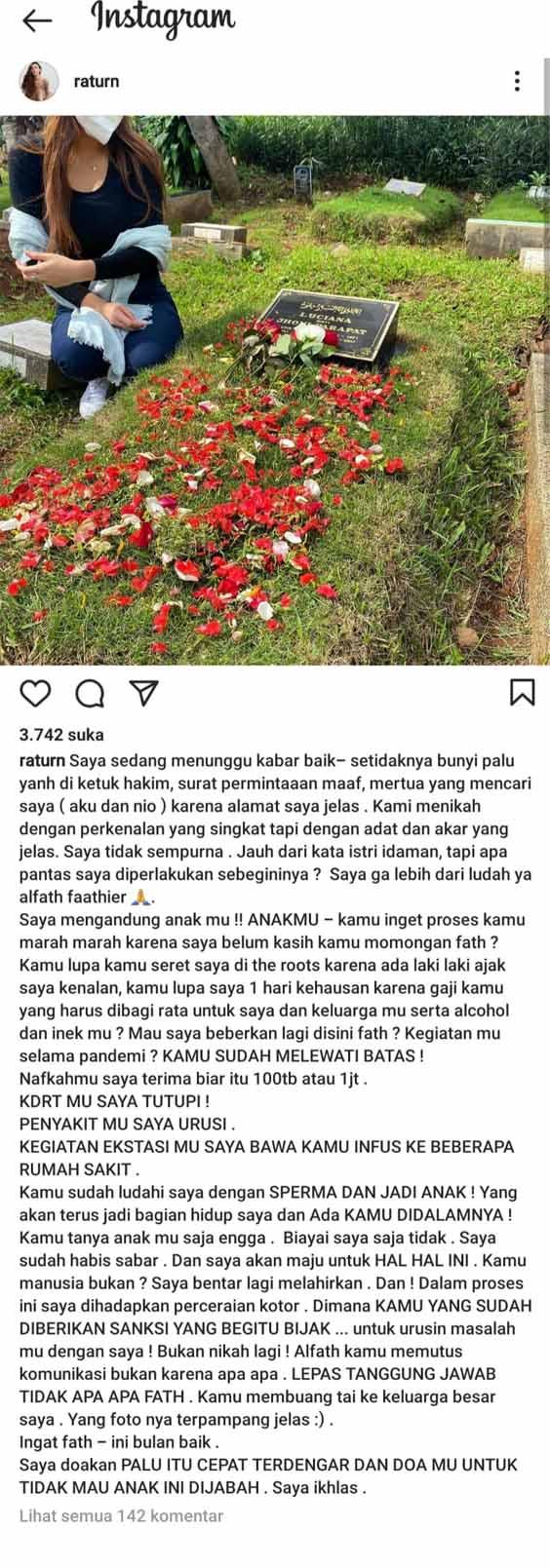 Makin memanas, Ratu Rizky Nabila kembali membongkar borok bintang Persija, Alfath Fathier melalui sebuah unggahan di akun Instagram pribadinya Copyright: Instagram/raturn