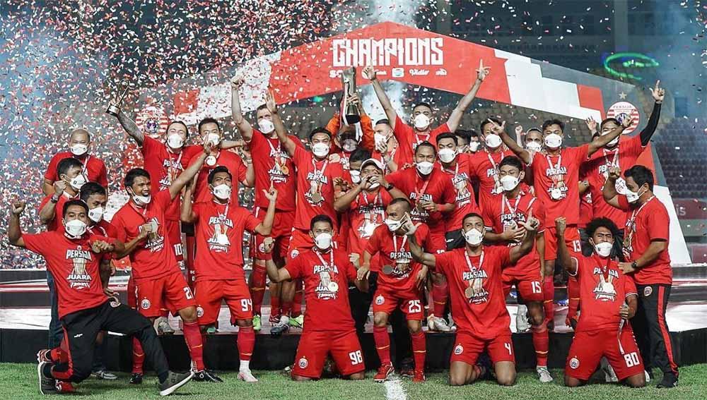 Indosport - Selebrasi pemain Persija Jakarta rayakan juara Piala Menpora 2021 usai mengalahkan Persib Bandung.