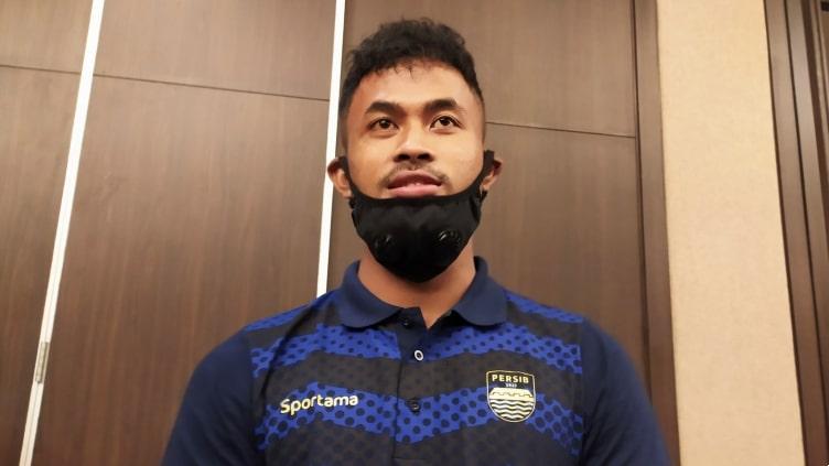 Penjaga gawang Persib Bandung, Aqil Savik, saat ditemui di salah satu hotel di Bandung, Senin (26/04/21). - INDOSPORT