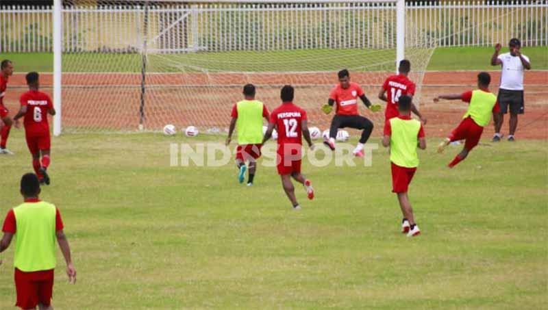 Skuat Mutiara Hitam Persipura Jayapura akan meninggalkan Jawa Timur dan bertolak ke Jakarta pada awal Juni nanti.