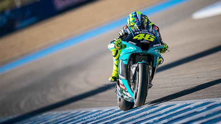 Valentino Rossi saat balapan dengan Petronas Yamaha SRT