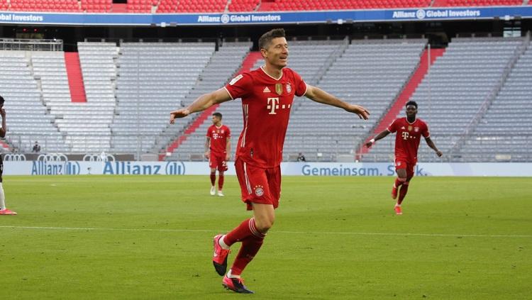 Selebrasi gol Robert Lewandowski di laga Bayern Munchen vs Borussia Monchengladbach Copyright: Twitter @FCBayernEN