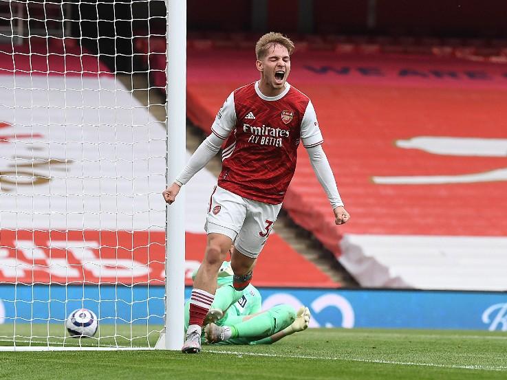 Emile Smith Rowe merayakan gol yang ia cetak dalam laga Arsenal vs WBA Copyright: Twitter @Arsenal