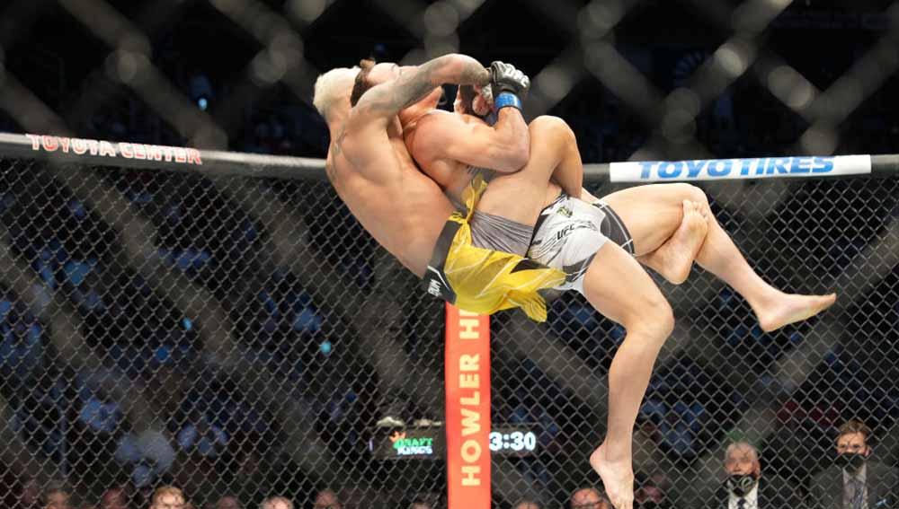 Petarung UFC, Charles Oliveira, menantang Khabib hingga Conor McGregor, padahal pada bulan Oktober, petarung asal Brasil ini akan menghadapi Islam Makhachev.