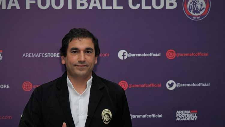 Pelatih asal Portugal, Eduardo Almeida saat diperkenalkan oleh Arema FC menatap kompetisi Liga 1 2021.
