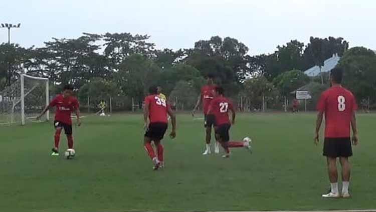 Pemain Sriwijaya FC menggelar latihan kembali.