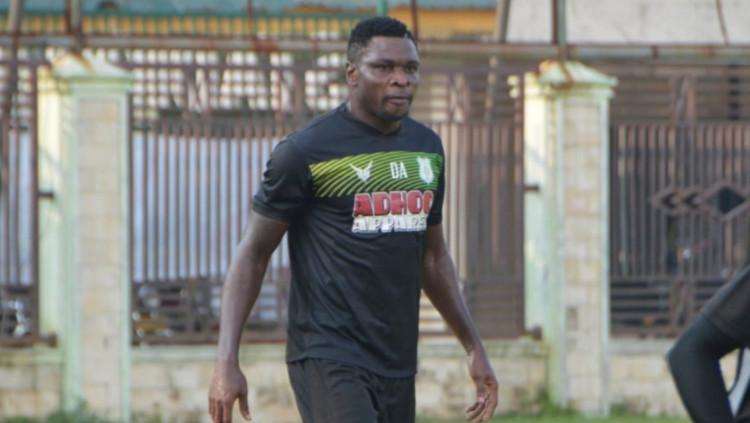 Pemain naturalisasi, Godstime Ouseloka atau Olisa, terlihat berlatih bersama PSMS Medan, Senin (24/05/21) petang.