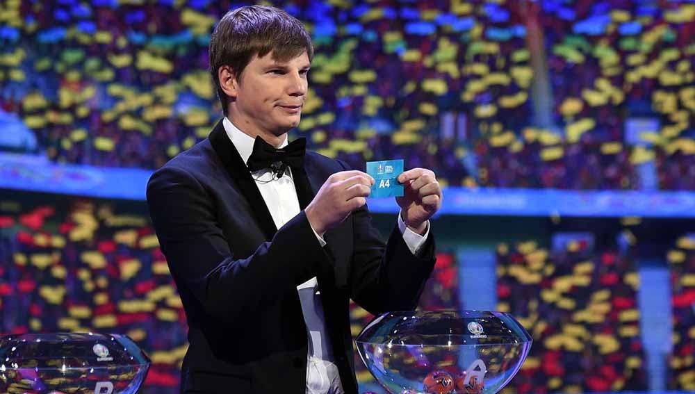 Andrey Arshavin dalam upacara pengundian Final UEFA Euro 2020.
