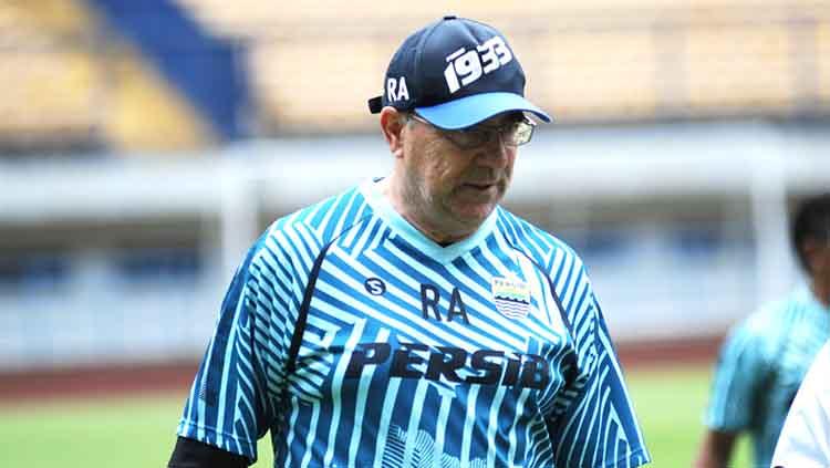 Pelatih Persib Bandung, Robert Rene Alberts.