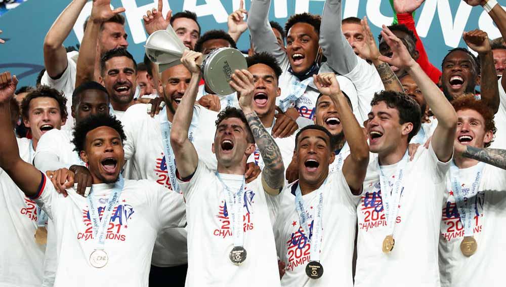 Christian Pulisic Angkat Trofi Liga Nasional CONCACAF.