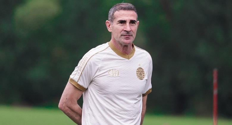 Angelo Alessio masih belum mau menyerah dari kursi pelatih Persija Jakarta meski desakan agar meninggalkan klub Liga 1 tersebut semakin kencang.