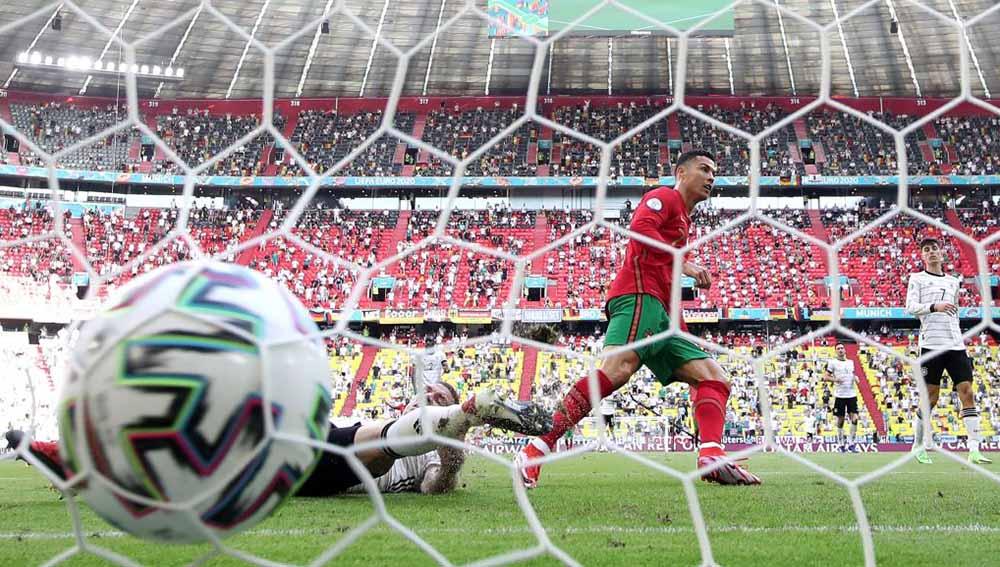 Pemain Portugal Cristiano Ronaldo mencetak gol pertama untuk timnya, Minggu (20/06/21) dini hari WIB.