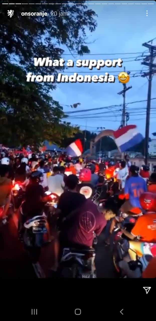 Akun resmi Timnas Belanda takjub dengan dukungan masyarakat Indonesia. Copyright: Instastory@onsoranje
