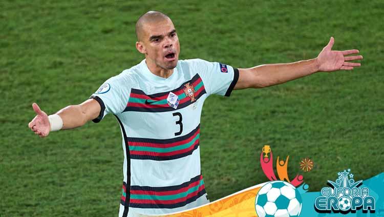 Pemain Portugal, Pepe dalam laga Belgia vs Portugal pertandingan babak 16 besar Kejuaraan UEFA Euro 2020 antara Belgia dan Portugal.