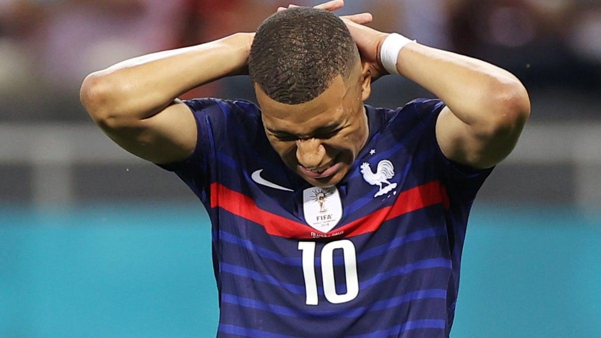 Kesal terus dijadikan kambing hitam di timnas Prancis, Kylian Mbappe mengaku tak keberatan pensiun dini dari tim Ayam Jantan meski ia masih berusia 22 tahun. - INDOSPORT