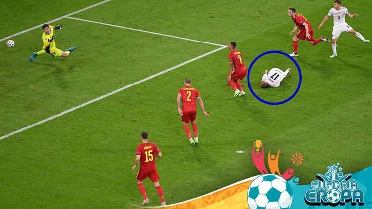 Aksi diving Ciro Immobile di laga Belgia vs Italia