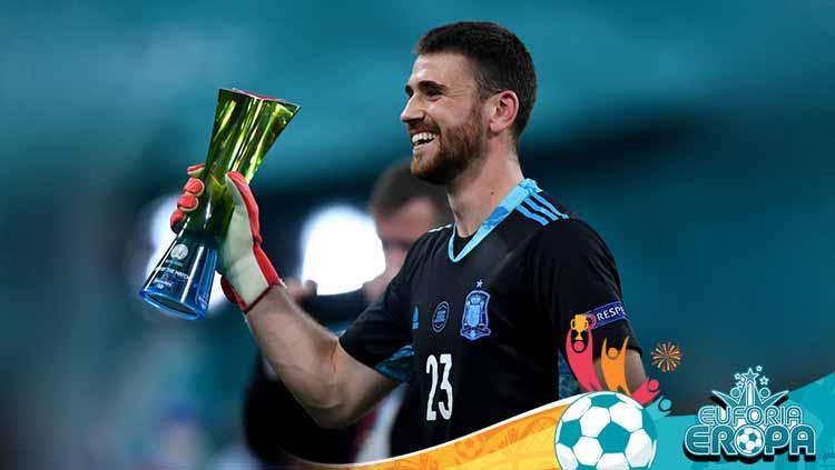 Sempat disorot berkat blundernya di 16 besar Euro 2020, Unai Simon kini jadi pahlawan kemenangan Spanyol di perempat final usai gemilang di babak adu penalti. - INDOSPORT