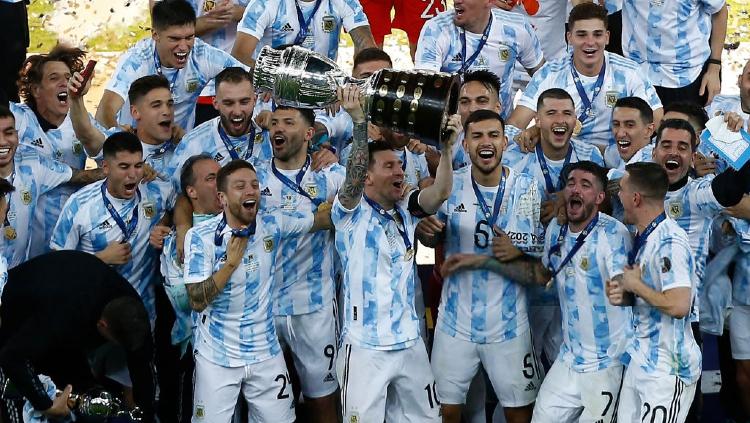 Selebrasi Lionel Messi bersama Timnas Argentina usai juara Copa America 2021. - INDOSPORT