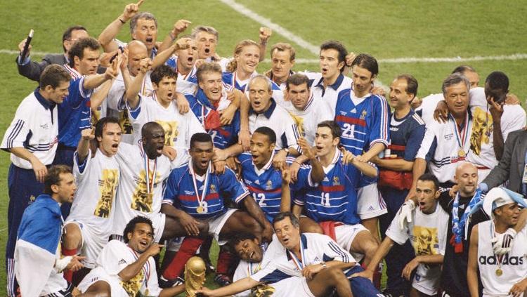 Prancis menjuarai Piala Dunia usai mengalahkan Brasil di final, 12 Juli 1998.