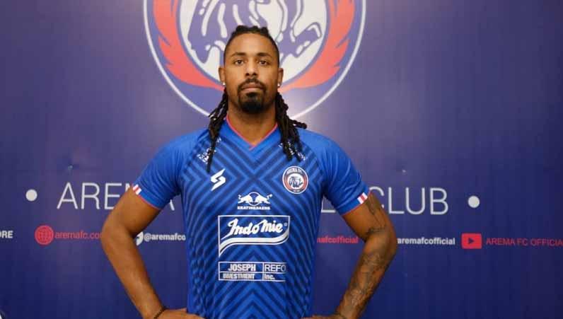 Striker asal Portugal, Carlos Fortes resmi jadi bagian Arema FC musim ini.