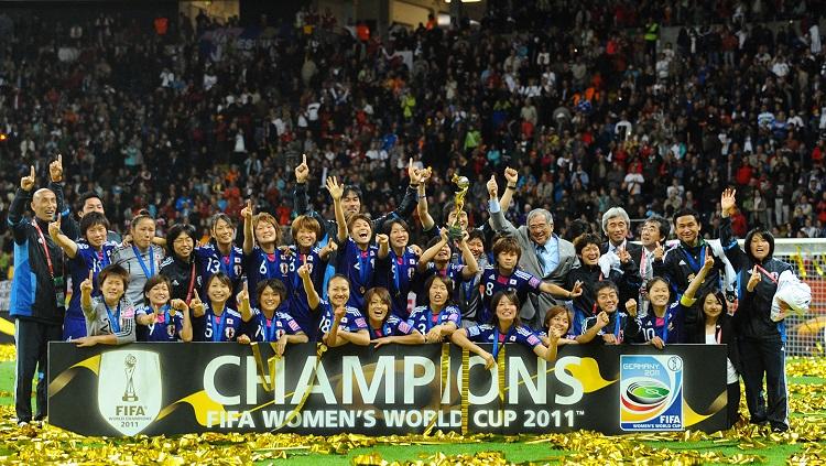 Ekspresi bahagia segenap pemain Jepang saat menjuarai Piala Dunia Wanita usai mengalahkan Amerika Serikat di final, 17 Juli 2011.