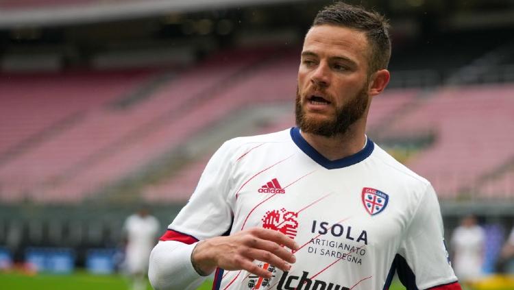 Punya gaya bermain mirip N’Golo Kante, bintang Cagliari dan timnas Uruguay, Nahitan Nandez, kini jadi rebutan Inter Milan dan Tottenham Hotspur.