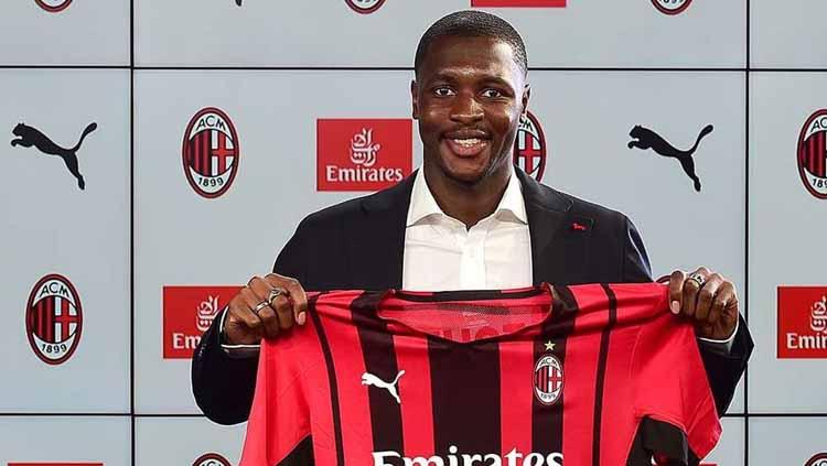 Malangnya nasib klub Liga Italia (Serie A), AC Milan, bahwa kesepakatan Fode Ballo-Toure tersendat terus menerus jelang penutupan bursa transfer musim panas 2023. - INDOSPORT