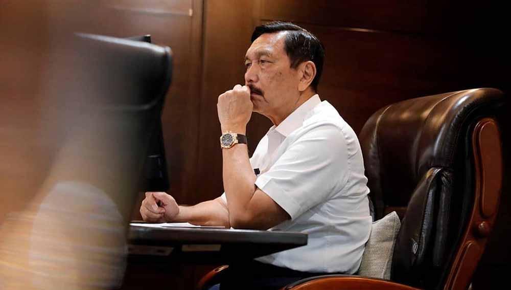 Luhut menjelaskan batalnya kebijakan PPKM Level 3 secara menyeluruh di Indonesia untuk periode Nataru. - INDOSPORT