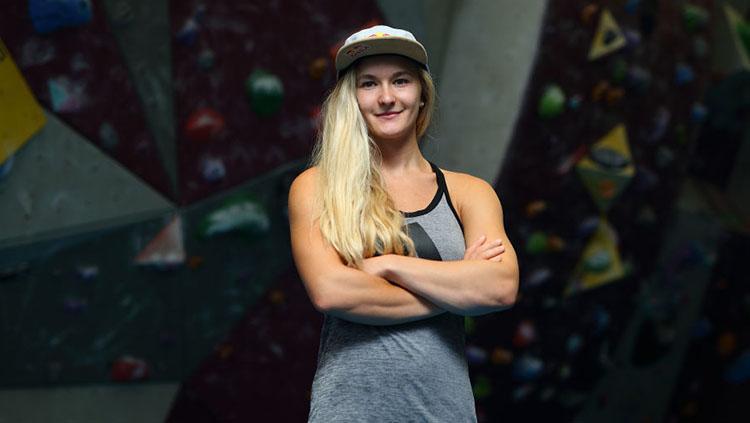 Atlet panjat tebing wanita asal Inggris, Shauna Coxsey.