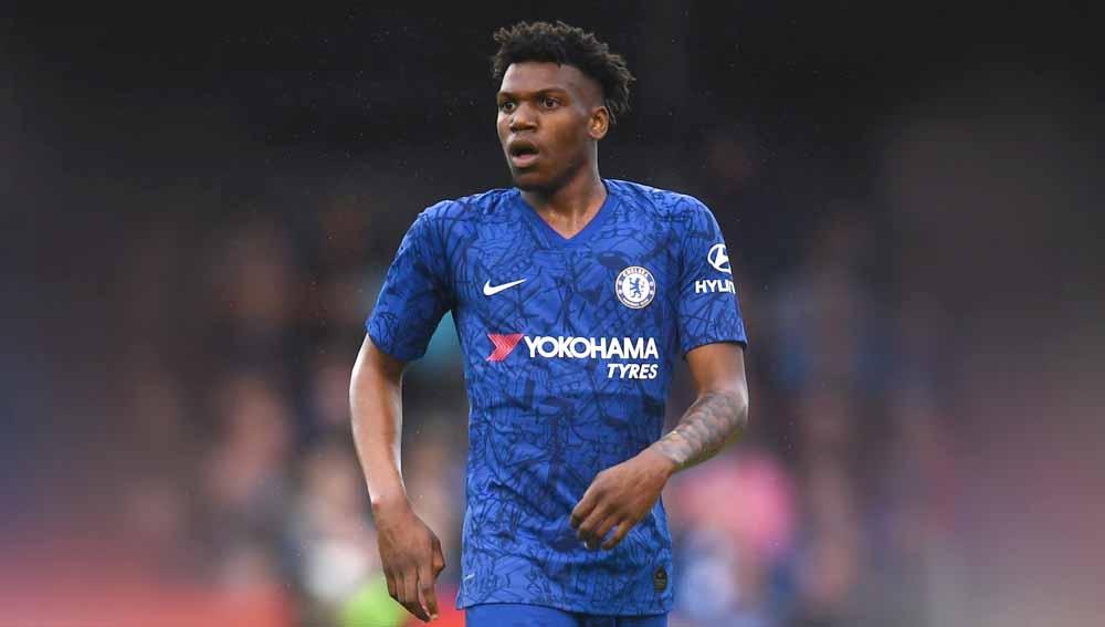 Dujon Sterling, pemain jebolan akademi Chelsea.