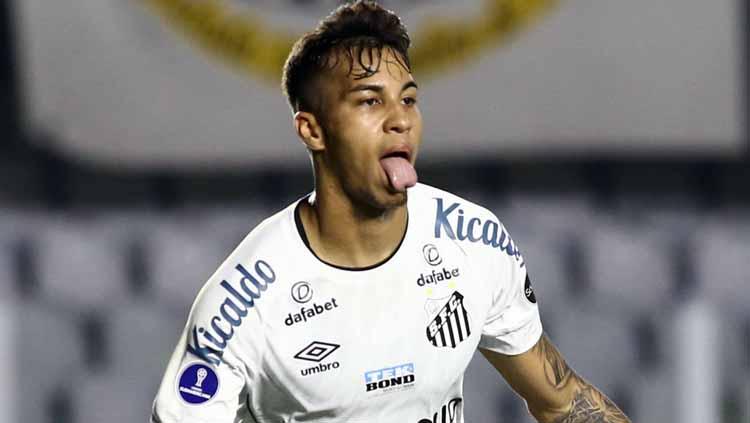 Juventus dinilai beruntung bisa datangkan Kaio Jorge karen sang wonderkid disebut bisa jadi Lautaro Martinez, Roberto Firmino, bahkan Neymar baru untuk mereka.