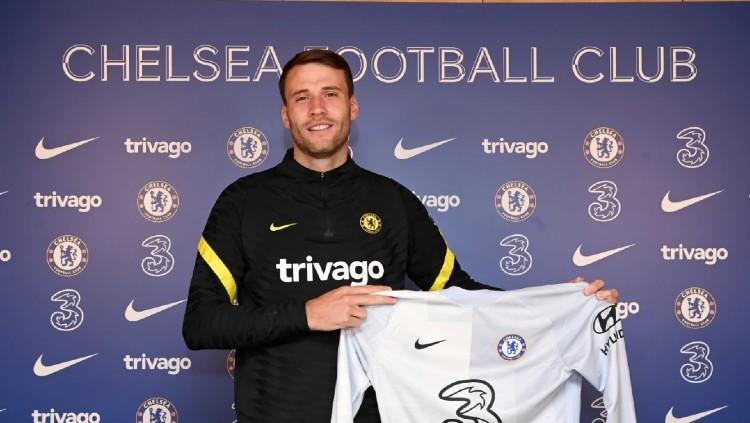 Chelsea resmi merekrut bintang rival, yakni Marcus Bettinelli