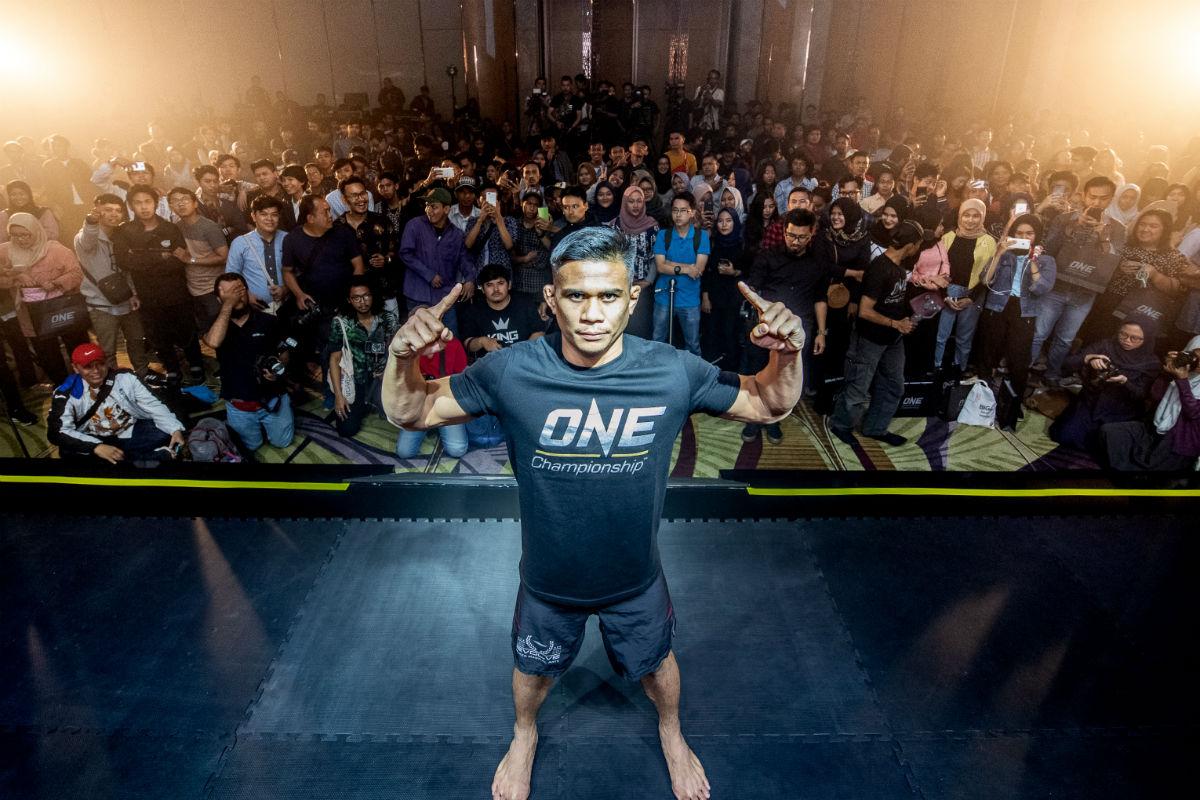 Petarung Mixed Martial Arts (MMA) asal Indonesia, Eko Roni Saputra.