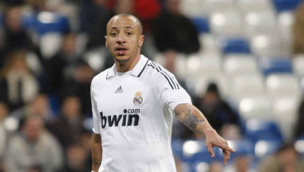 Eks Borneo FC, Julien Faubert, pernah jadi rekrutan 'aneh' Real Madrid.