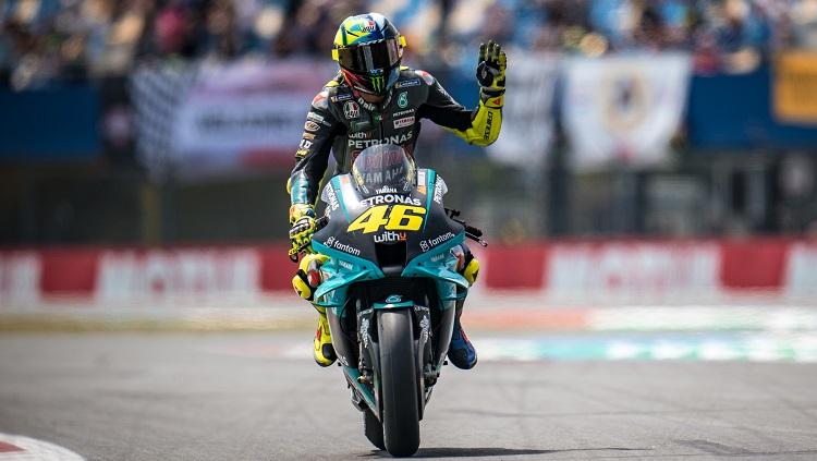 Mantan bos tim satelit Petronas Yamaha SRT, Razlan Razali mengaku malu dengan musim terakhirnya bersama Valentino Rossi di MotoGP 2021. - INDOSPORT