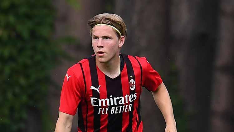 AC Milan bisa meraup untung dari Jens Petter Hauge dan Mattia Caldara yang berpeluang pindah permanen ke klub peminjam mereka di bursa transfer musim panas.